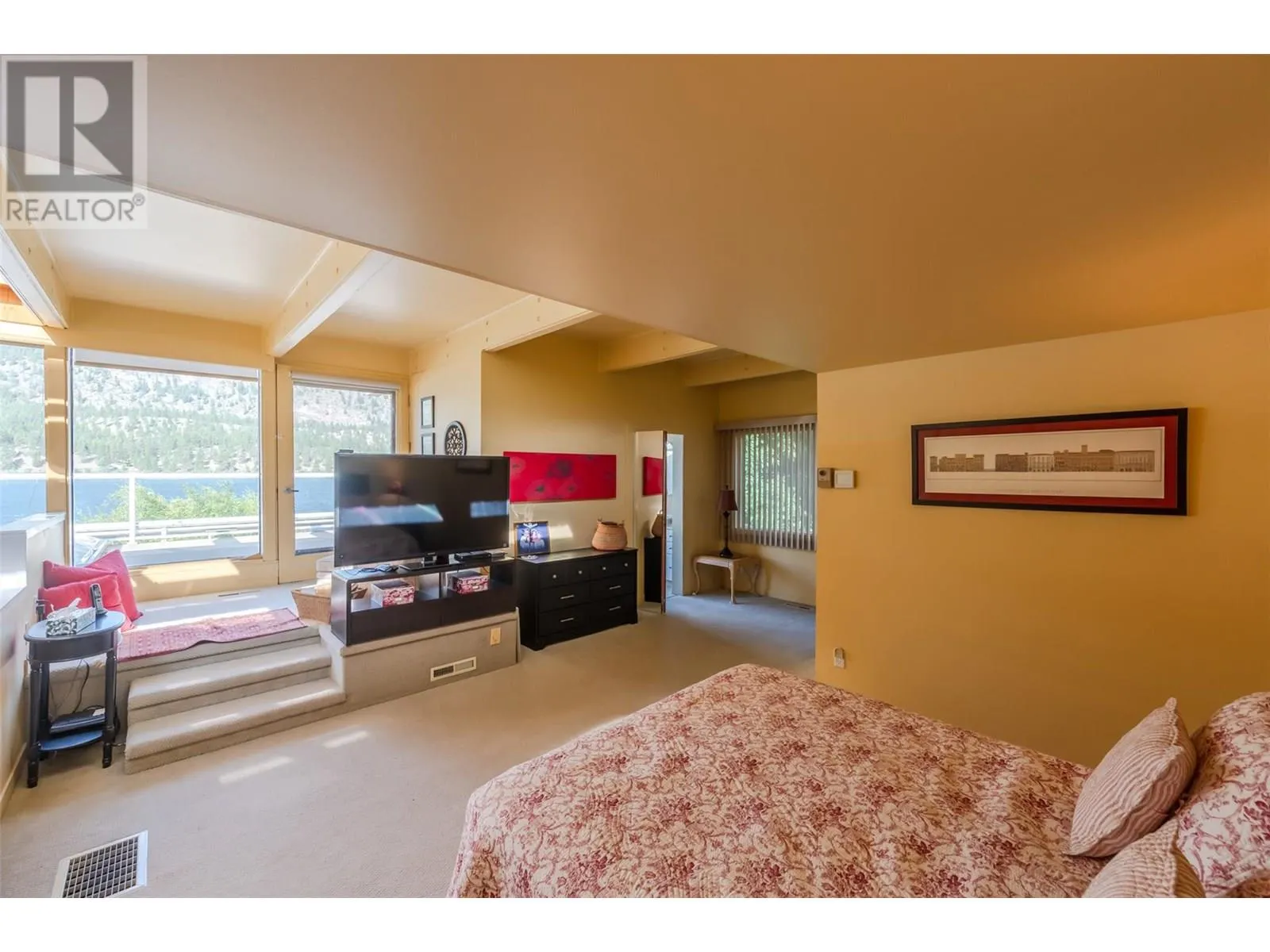 3120 Vaseux Lake Crescent