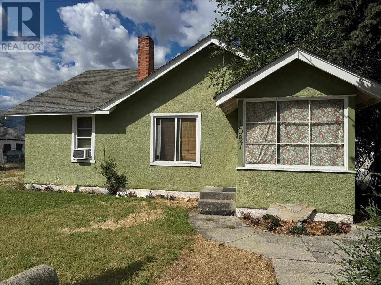 1087 Government Street