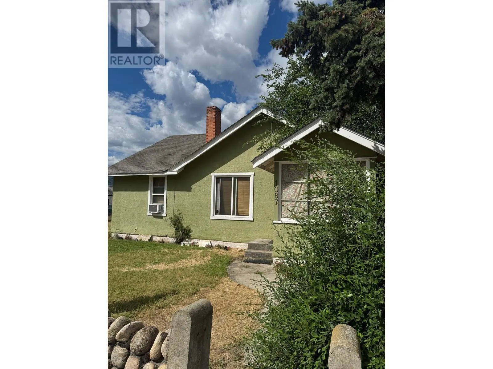 1087 Government Street