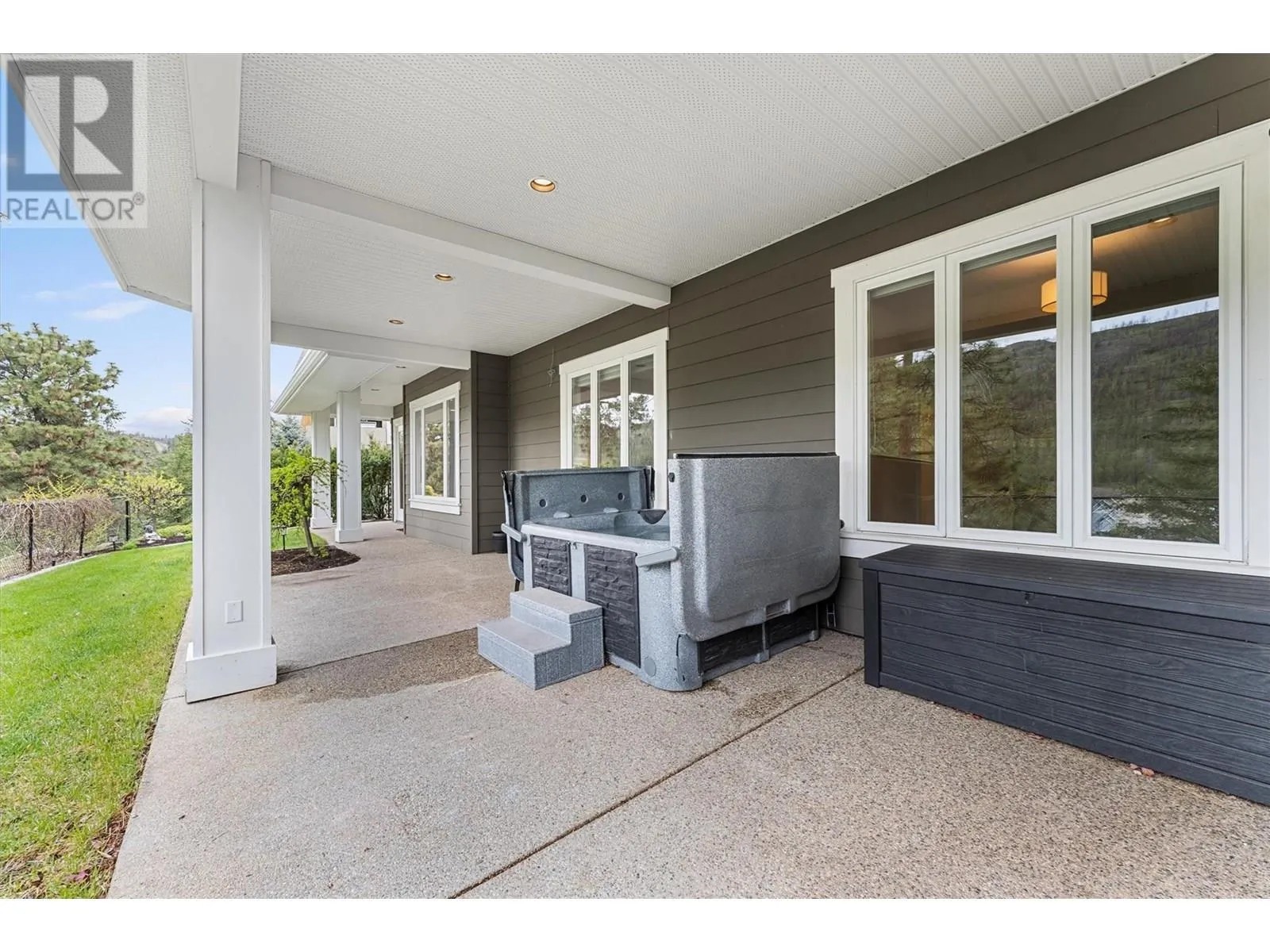 982 Long Ridge Court