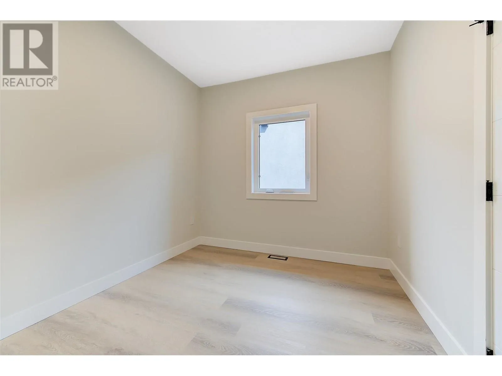 839 Lawson Avenue Unit# 4