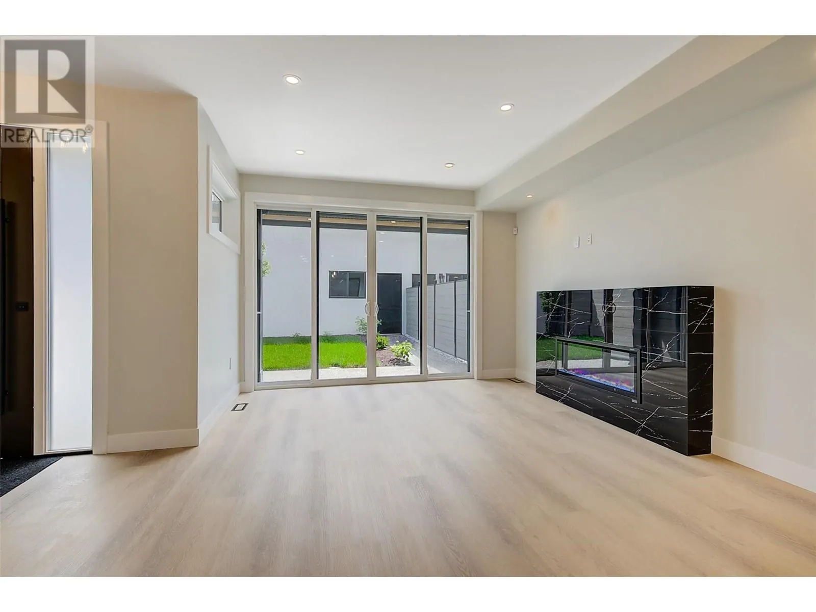 839 Lawson Avenue Unit# 4