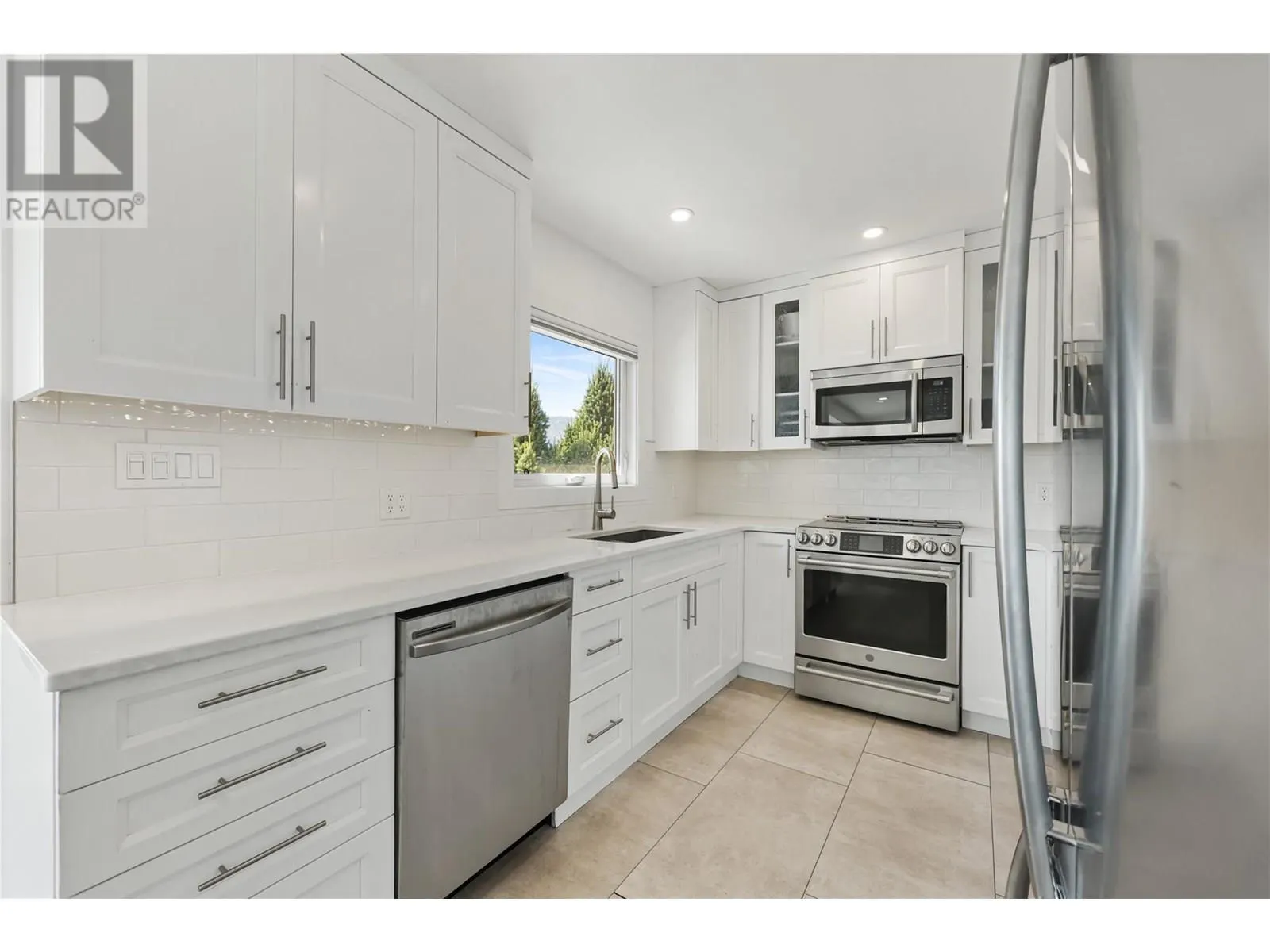1876 Dewdney Road