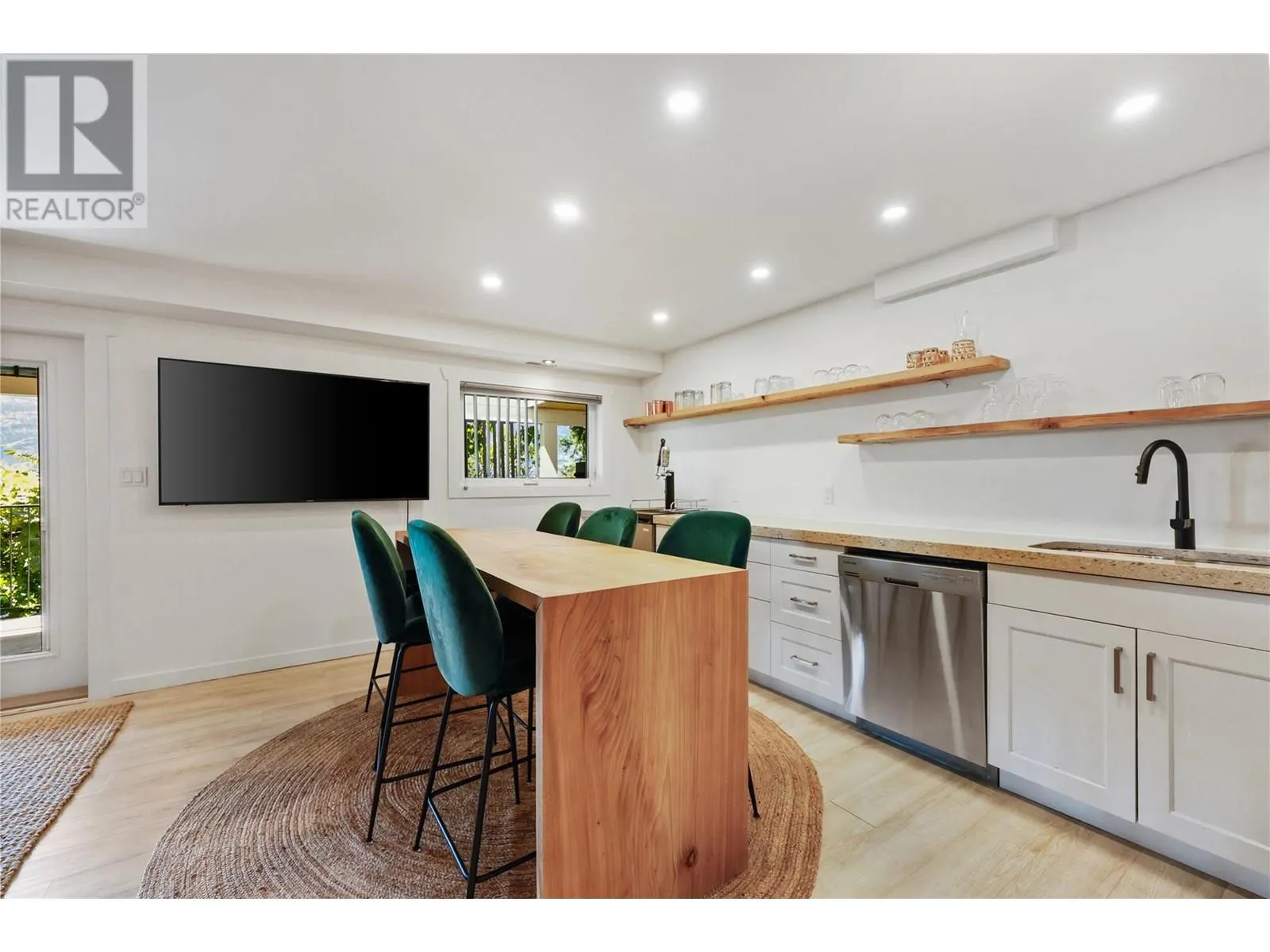 1876 Dewdney Road