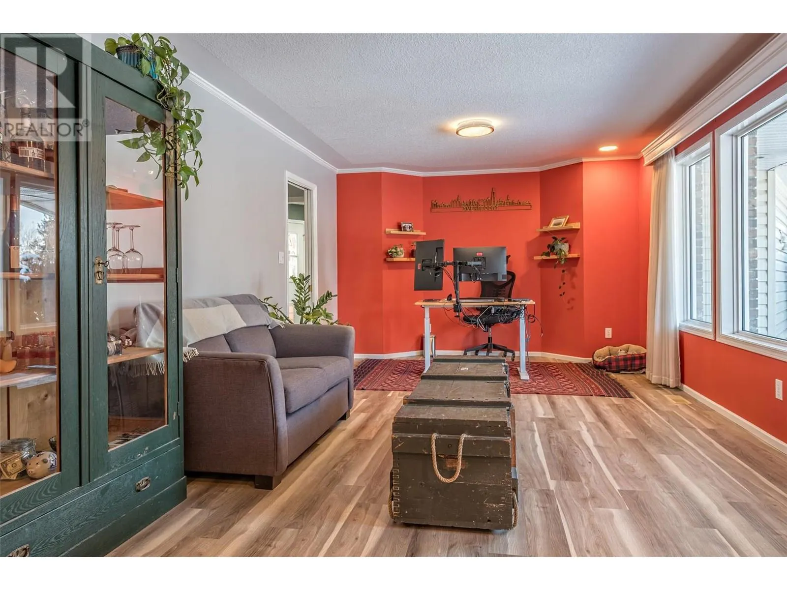3445 Sidney Crescent