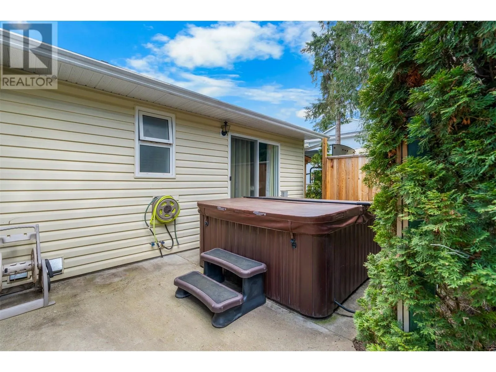 3445 Sidney Crescent