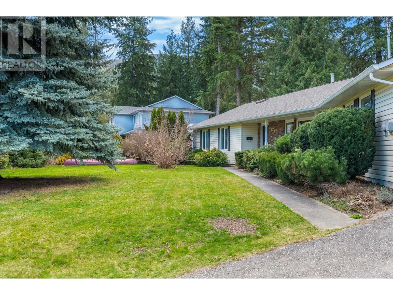 3445 Sidney Crescent
