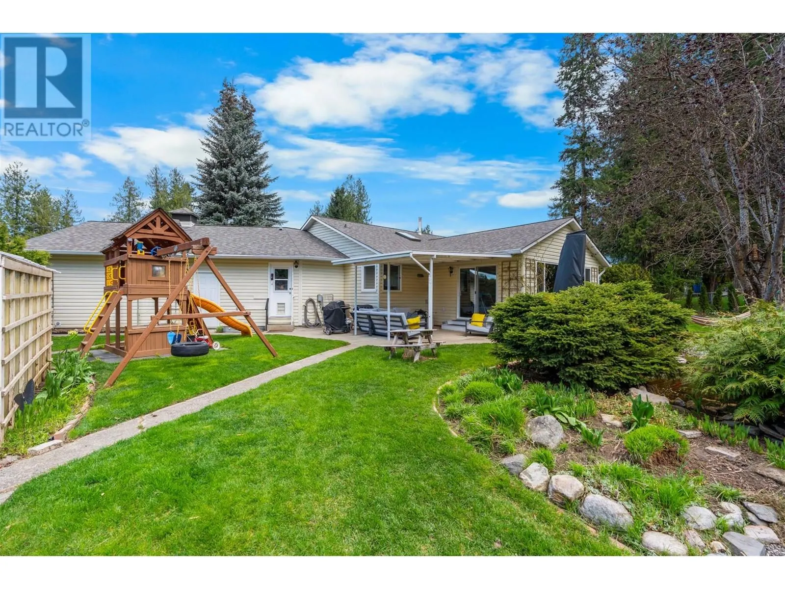 3445 Sidney Crescent