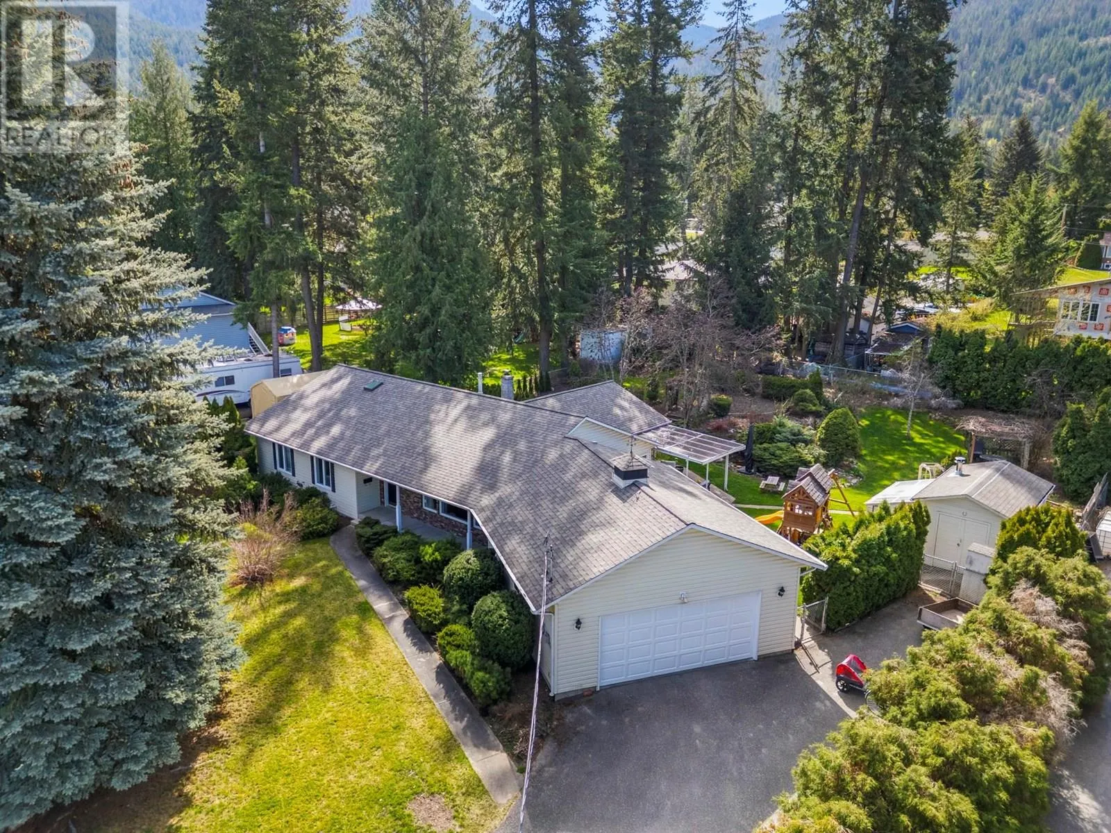 3445 Sidney Crescent