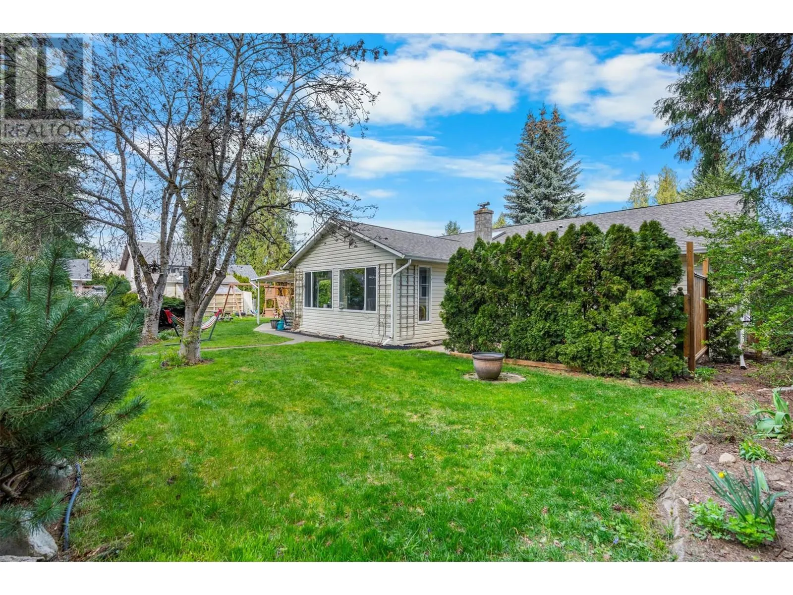 3445 Sidney Crescent