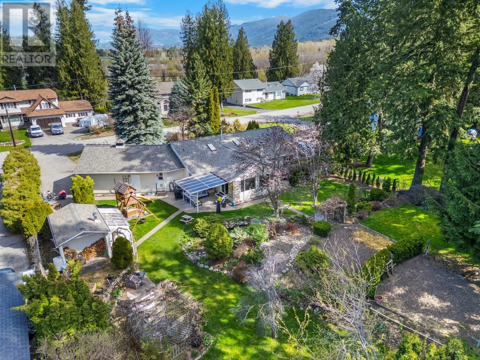 3445 Sidney Crescent