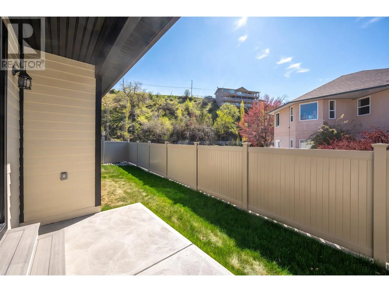 255 BENTGRASS Avenue