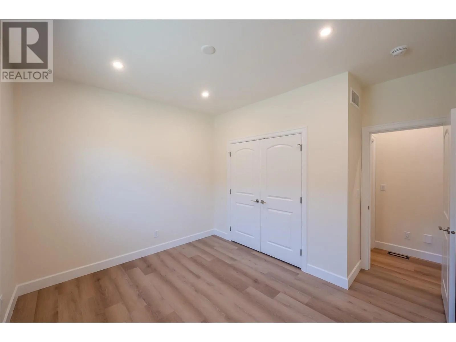 255 BENTGRASS Avenue