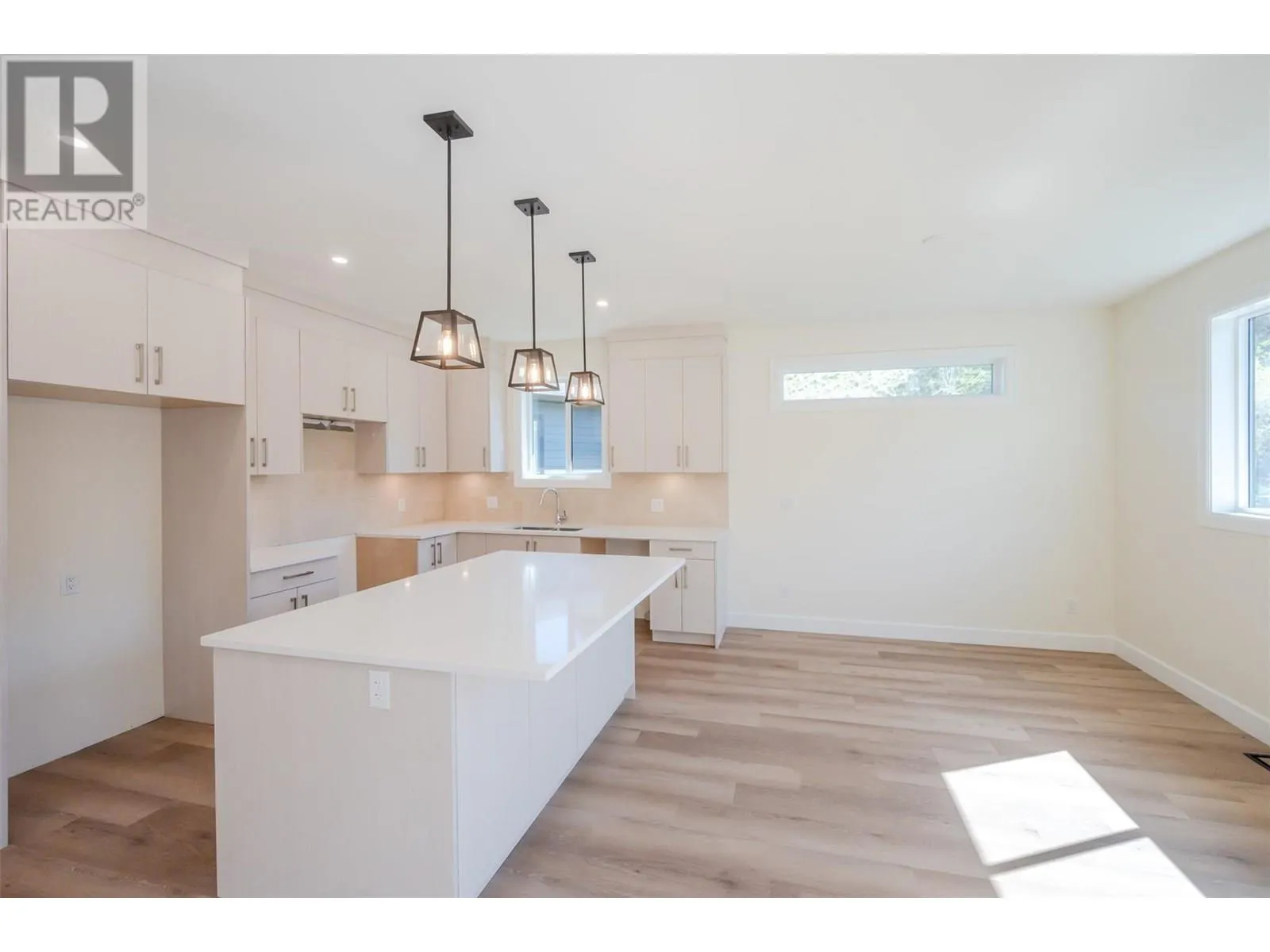 255 BENTGRASS Avenue
