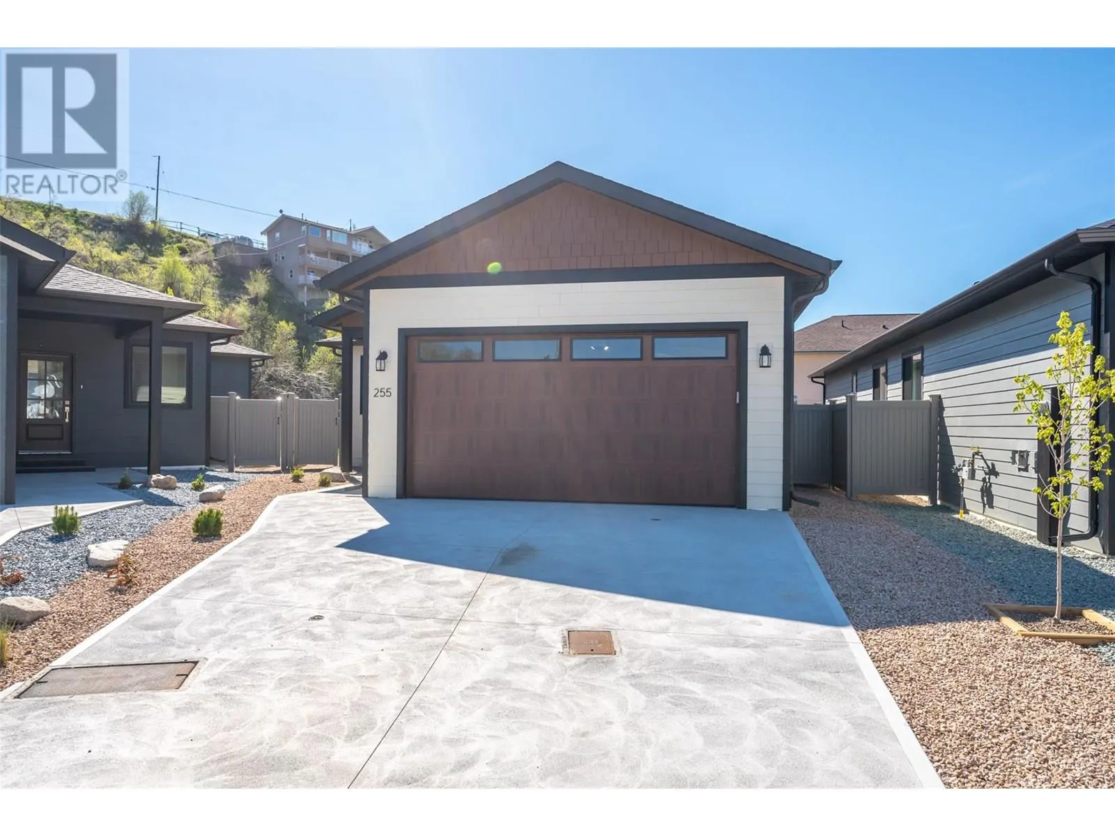 255 BENTGRASS Avenue
