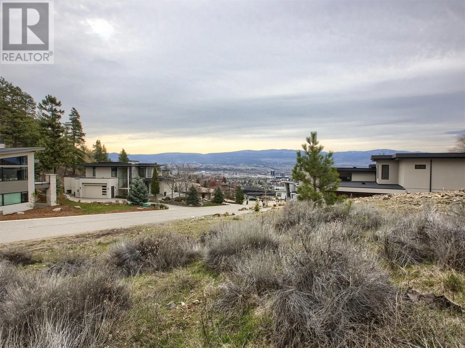 720 Pinehaven Court