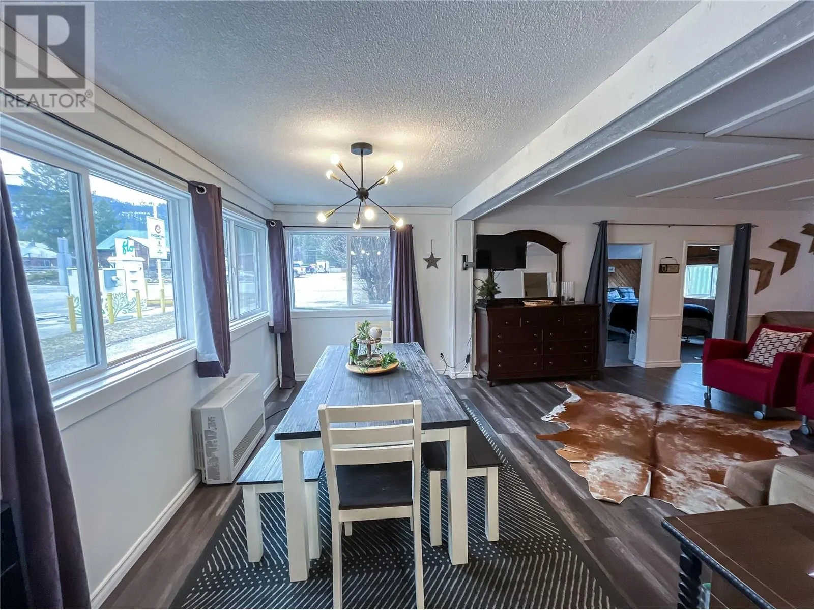 5844 Highway 33