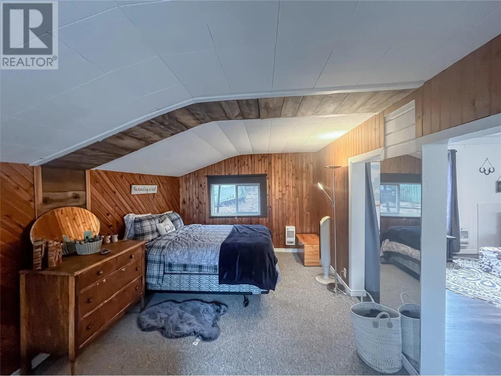5844 Highway 33