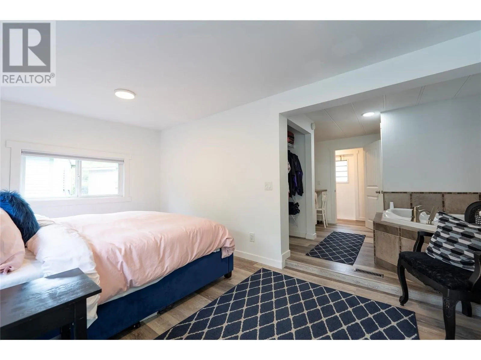 1860 Boucherie Road Unit# 108