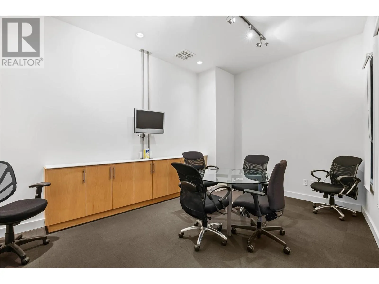 1495 Graham Street Unit# 406