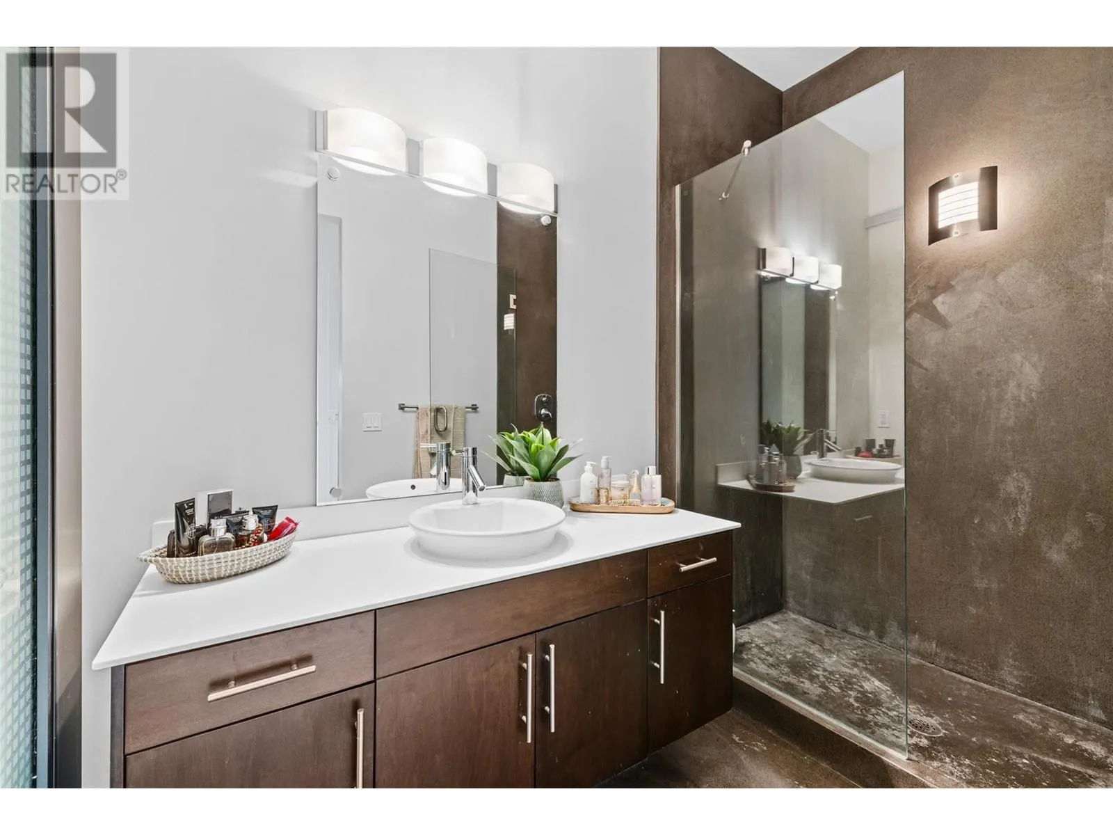 1495 Graham Street Unit# 406