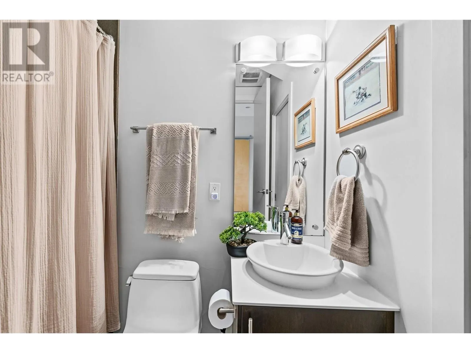1495 Graham Street Unit# 406