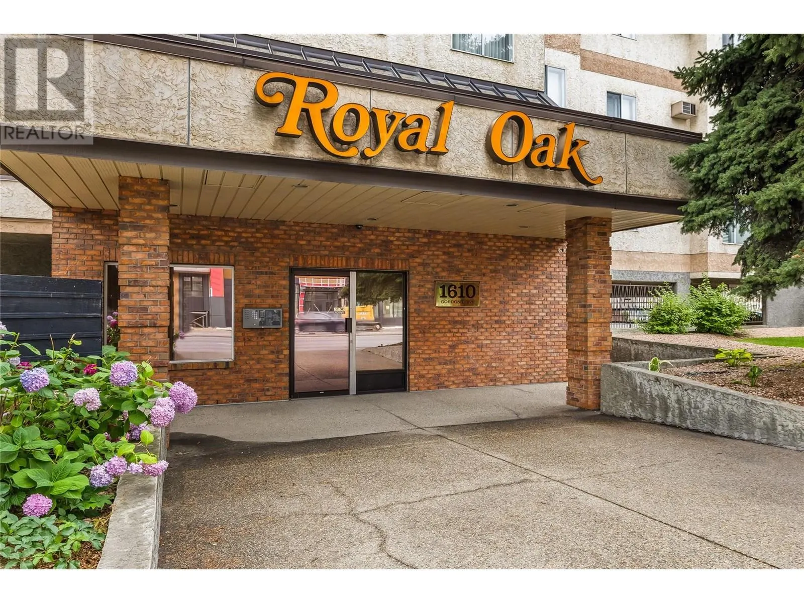 1610 Gordon Drive Unit# 207