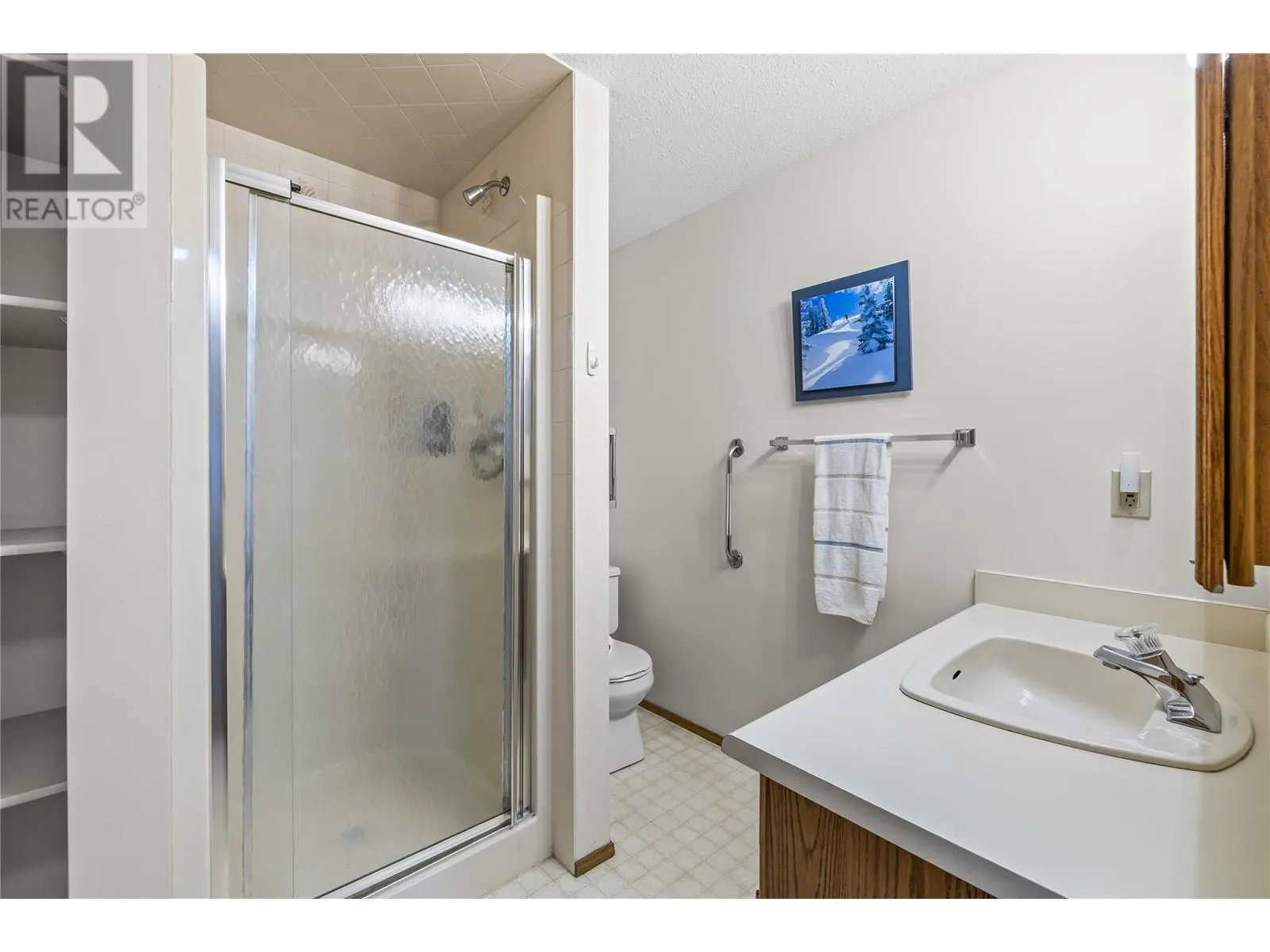 1610 Gordon Drive Unit# 207