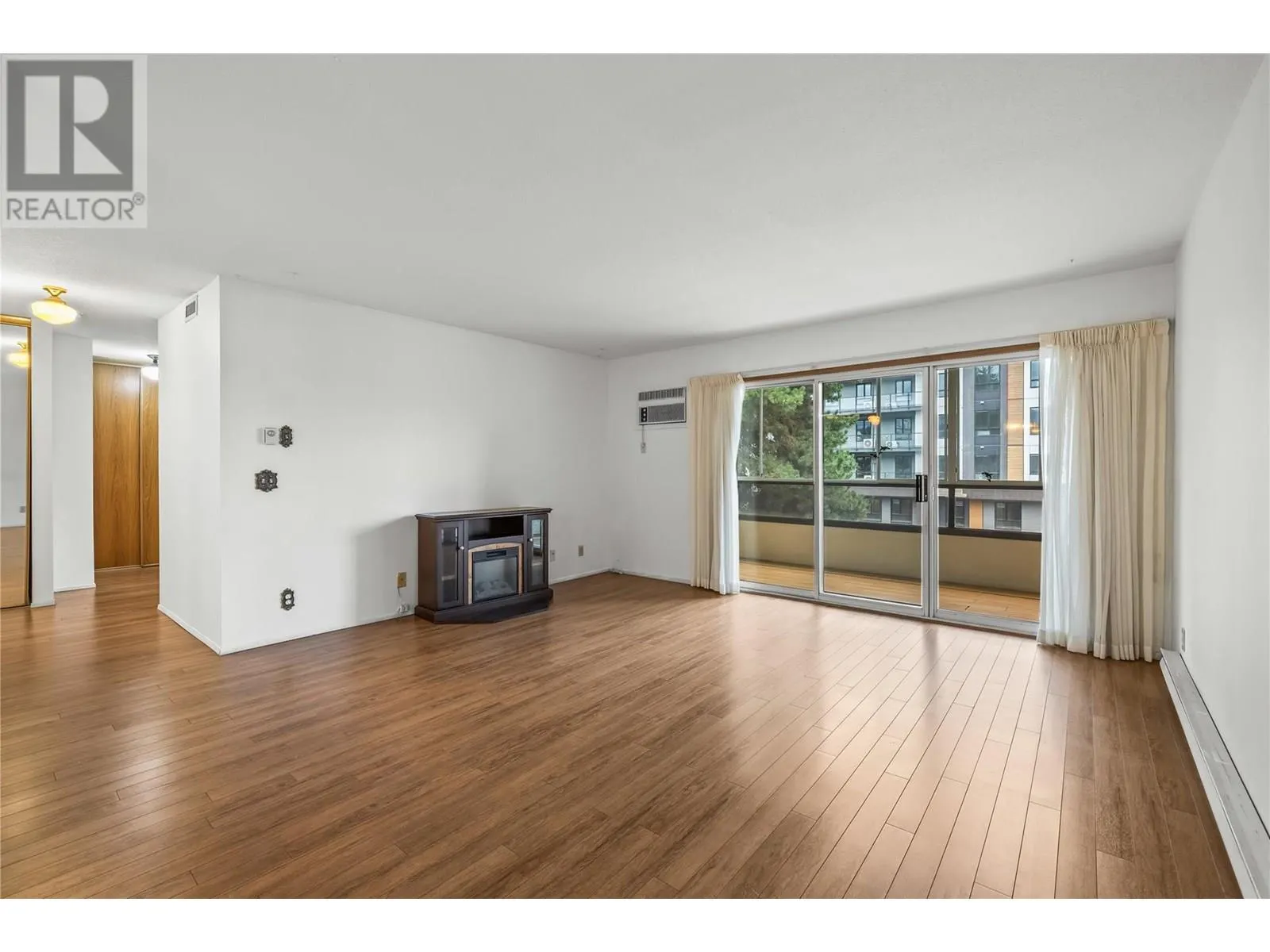 1610 Gordon Drive Unit# 207