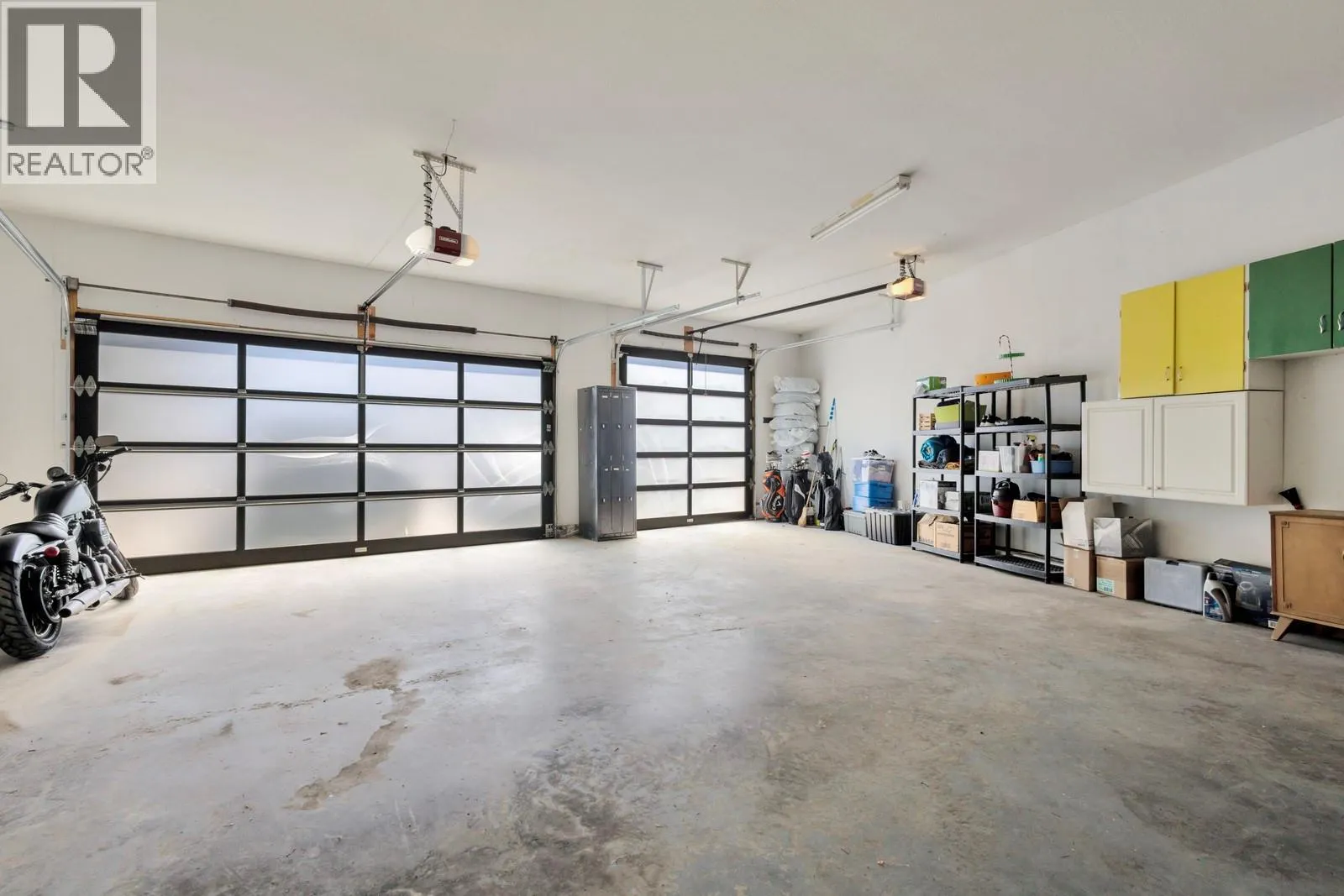 4812 Lakeshore Place