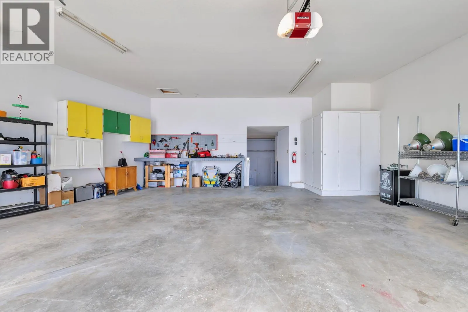 4812 Lakeshore Place