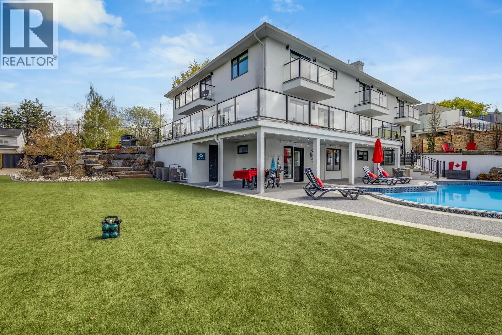 4812 Lakeshore Place