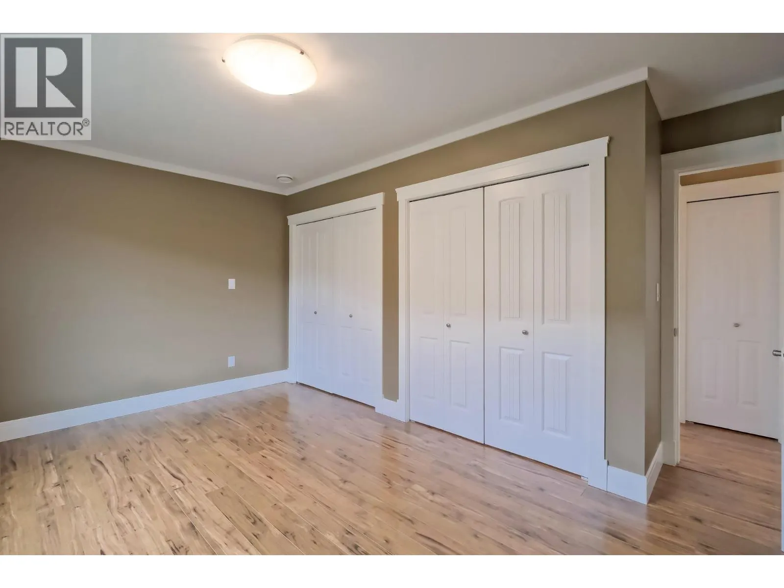 260 Upper Bench Road North