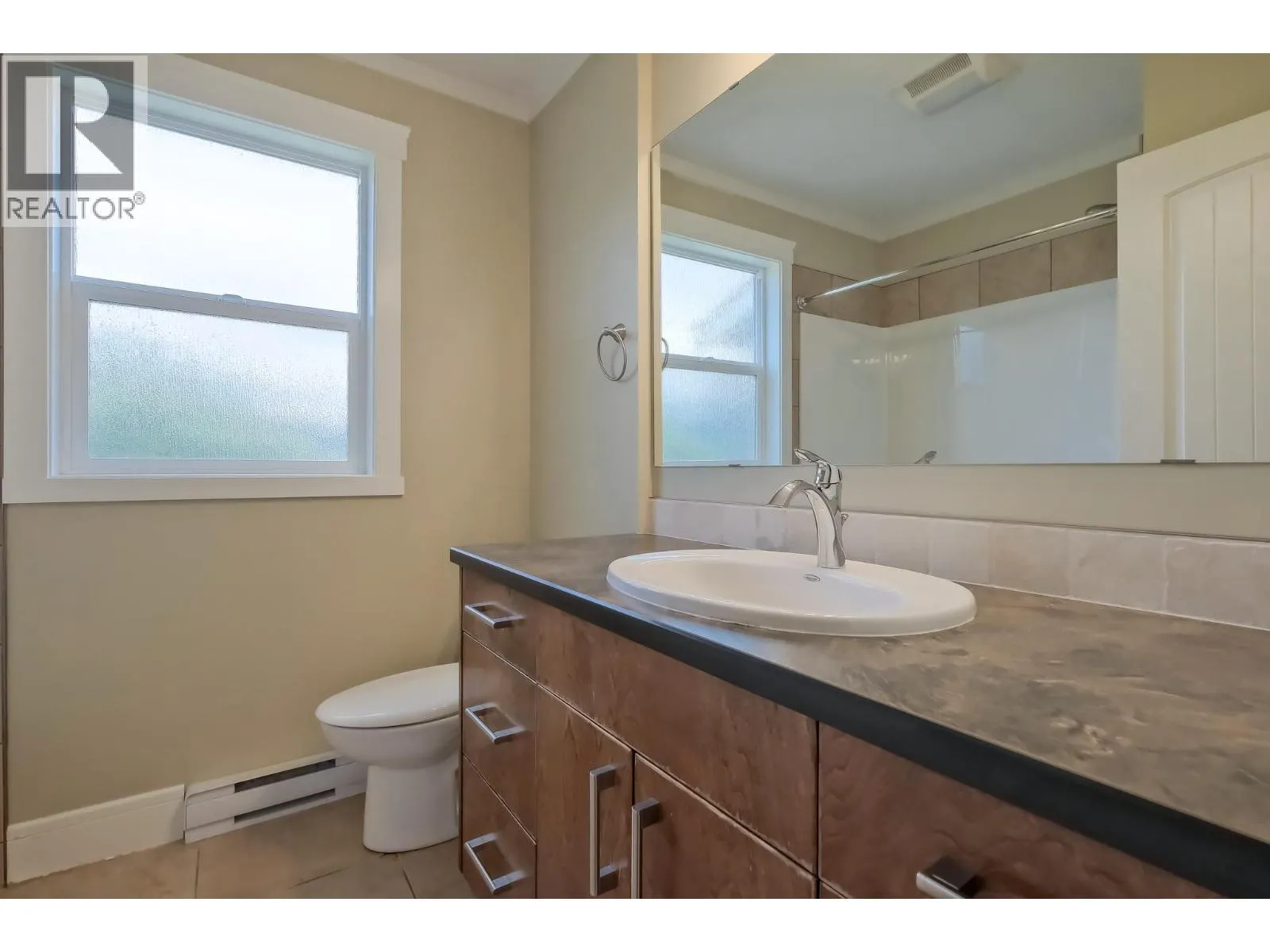 260 Upper Bench Road North