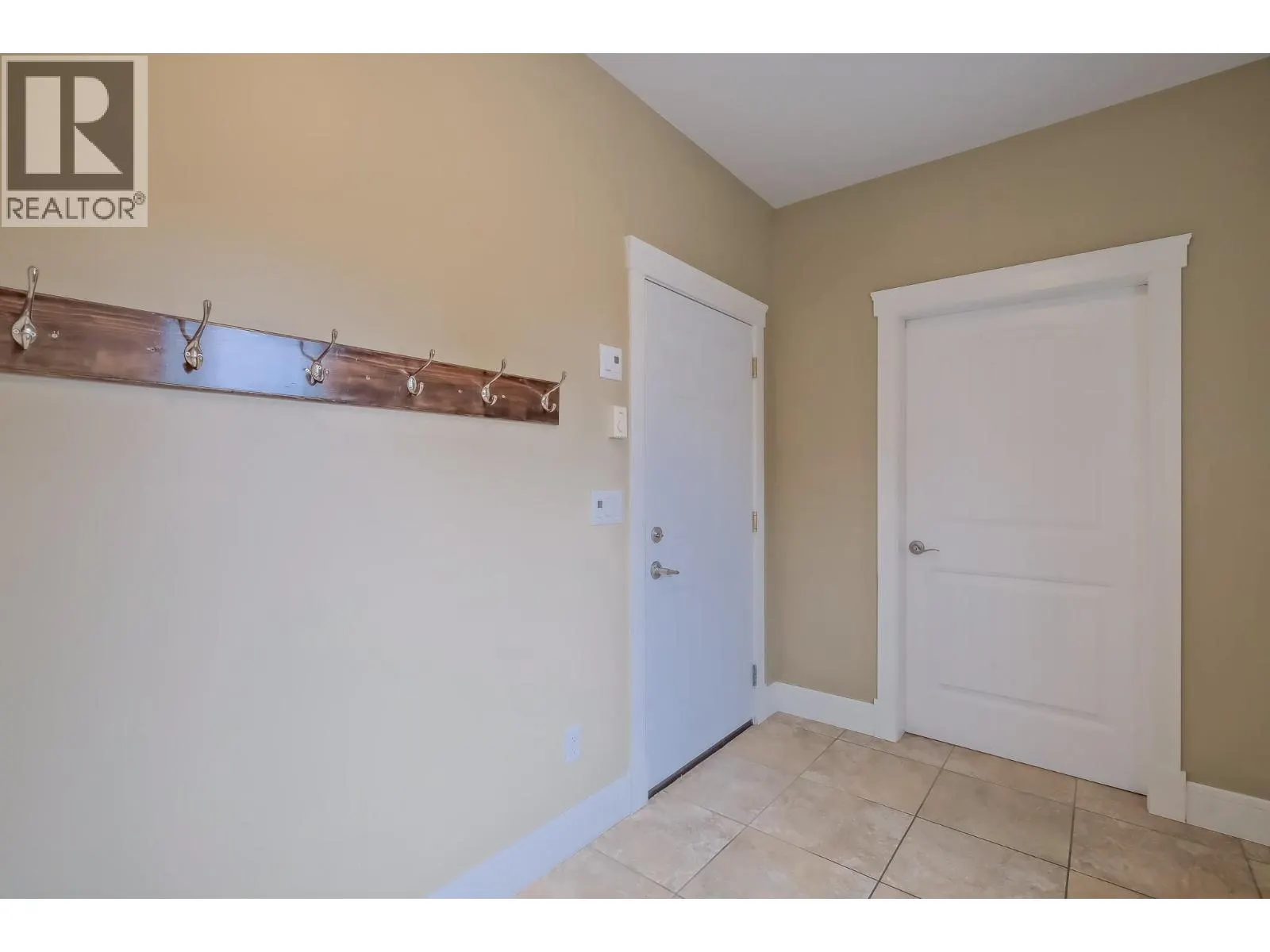 260 Upper Bench Road North