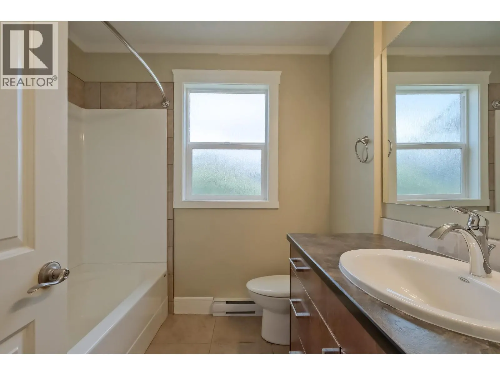 260 Upper Bench Road North