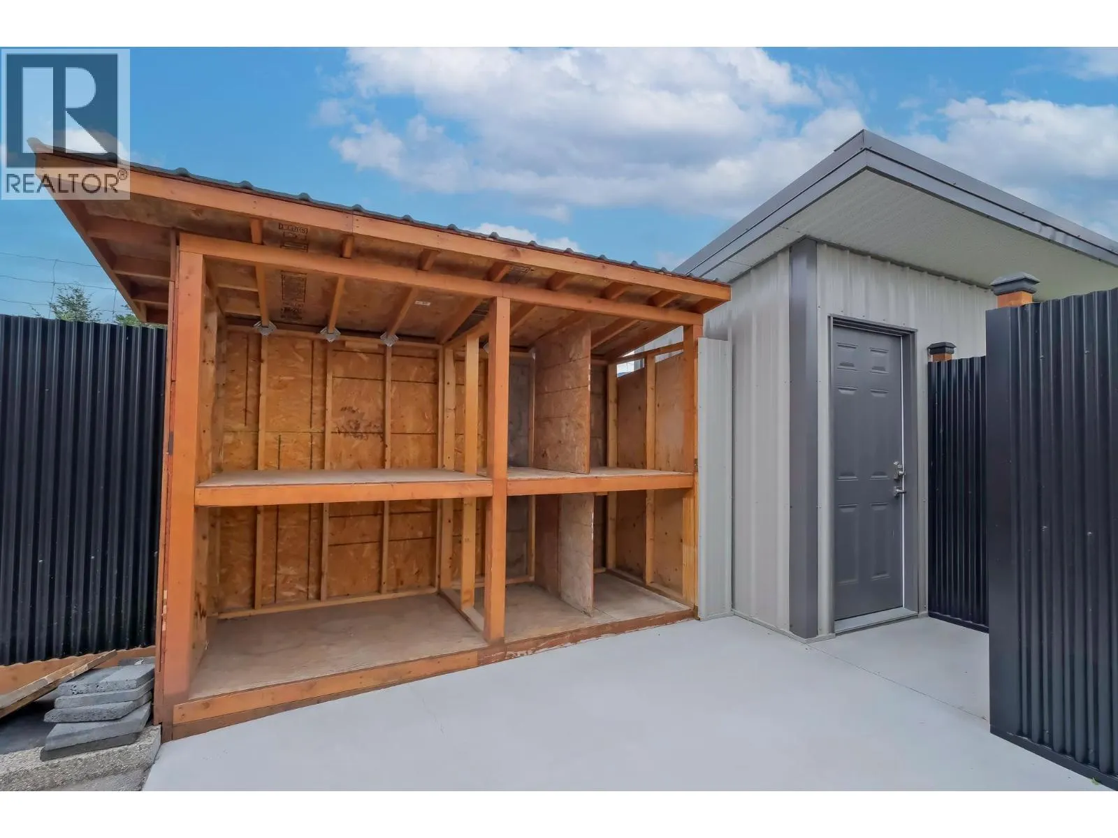 260 Upper Bench Road North
