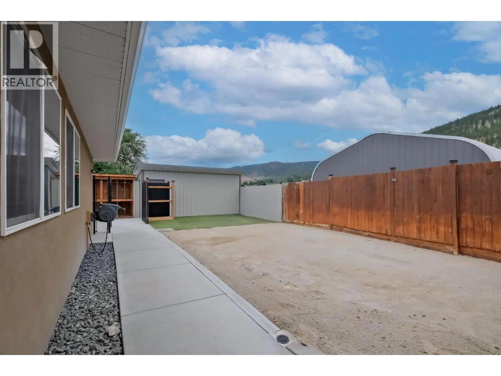 260 Upper Bench Road North