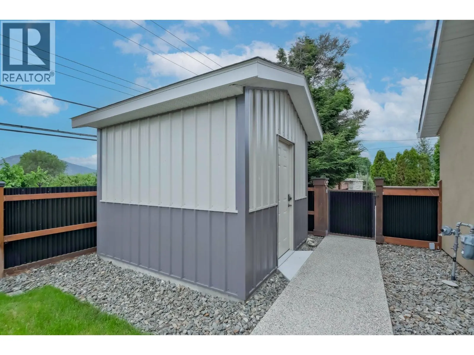 260 Upper Bench Road North