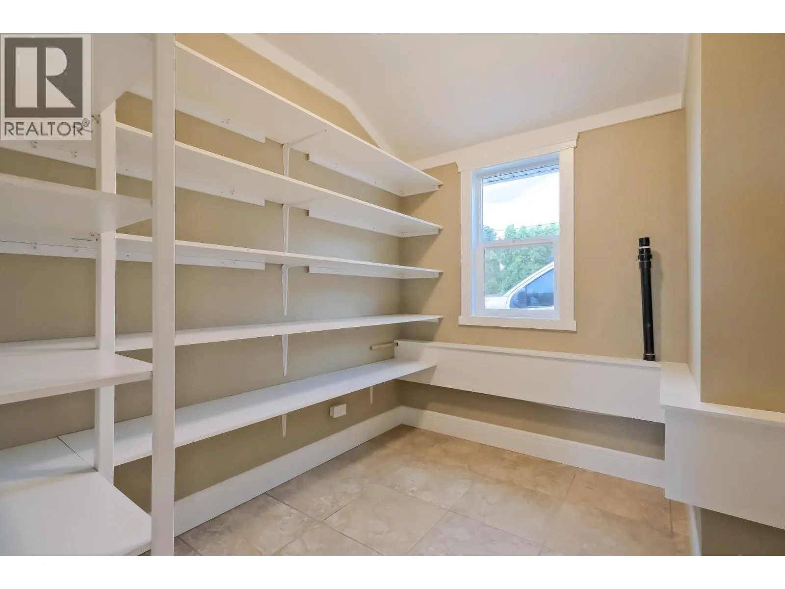 260 Upper Bench Road North