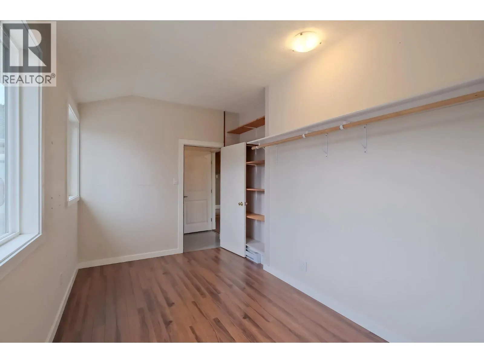 260 Upper Bench Road North