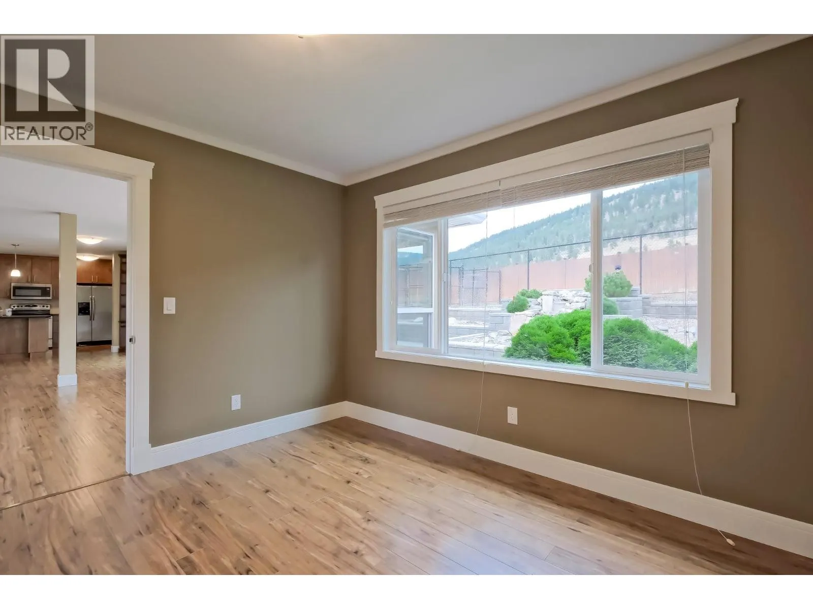 260 Upper Bench Road North