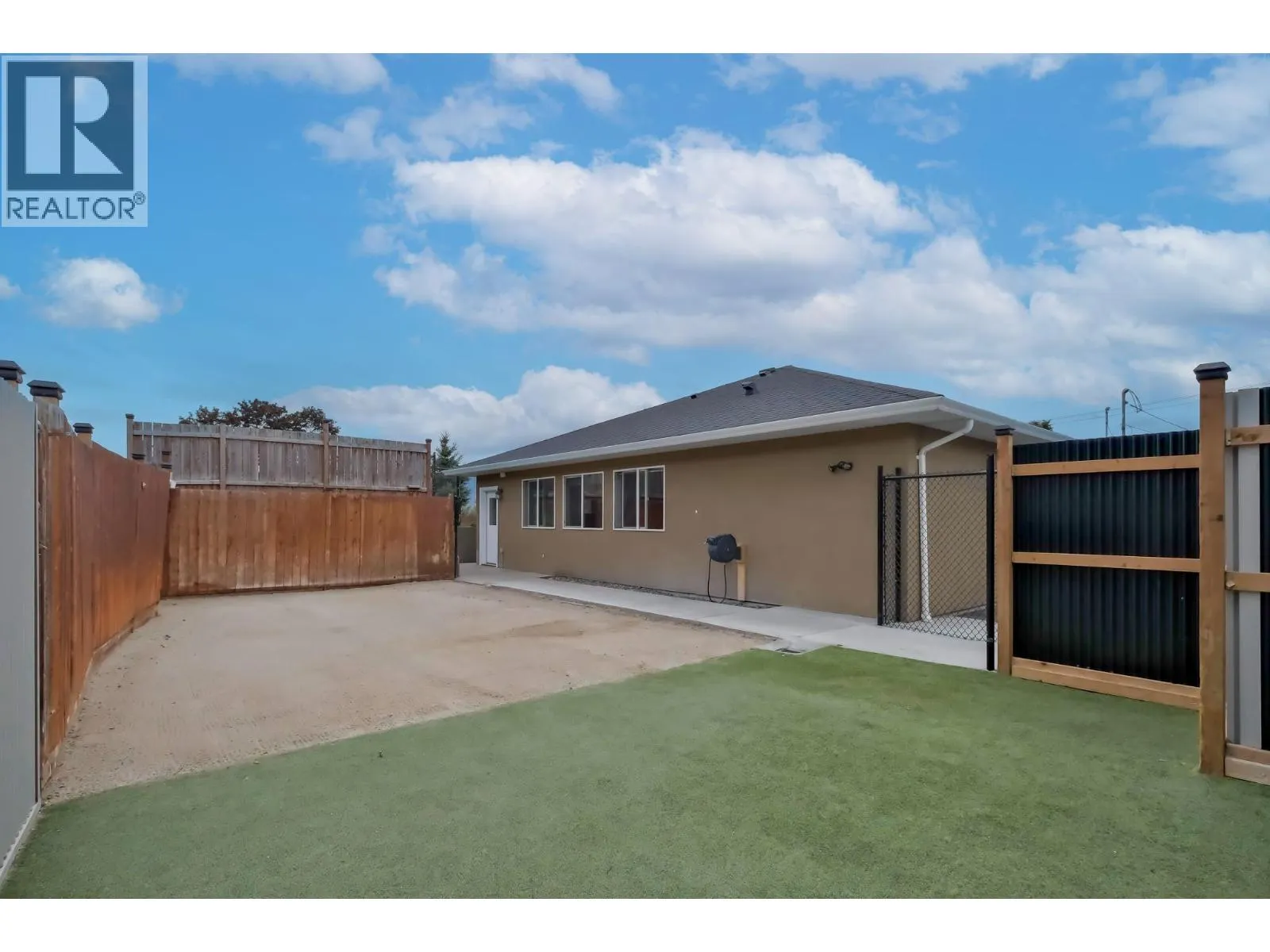260 Upper Bench Road North