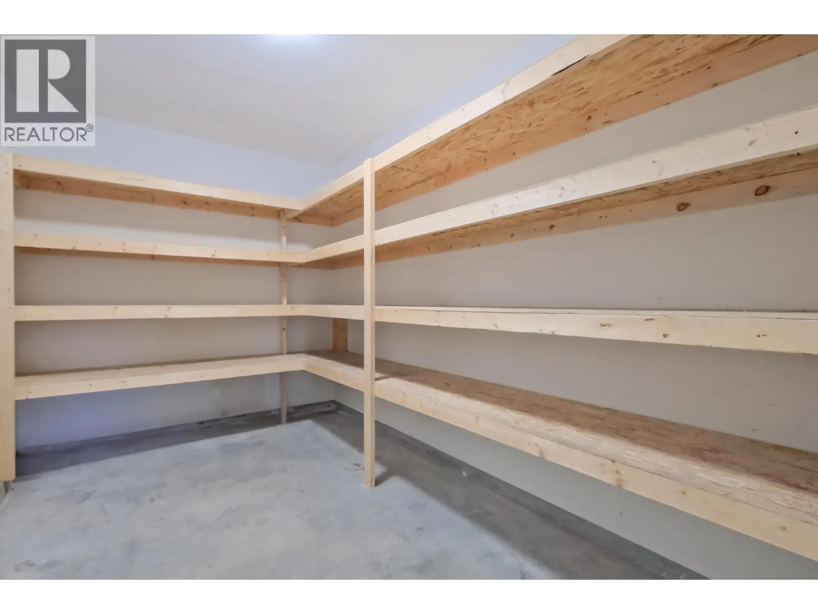 260 Upper Bench Road North