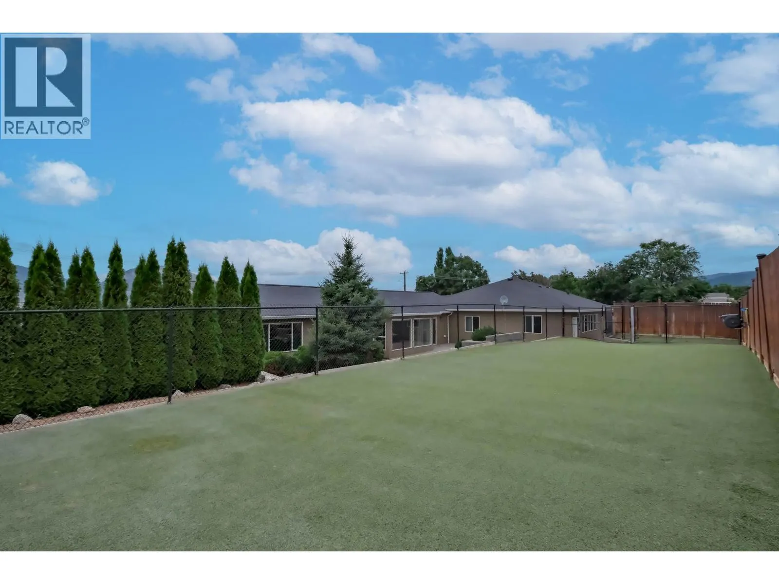 260 Upper Bench Road North