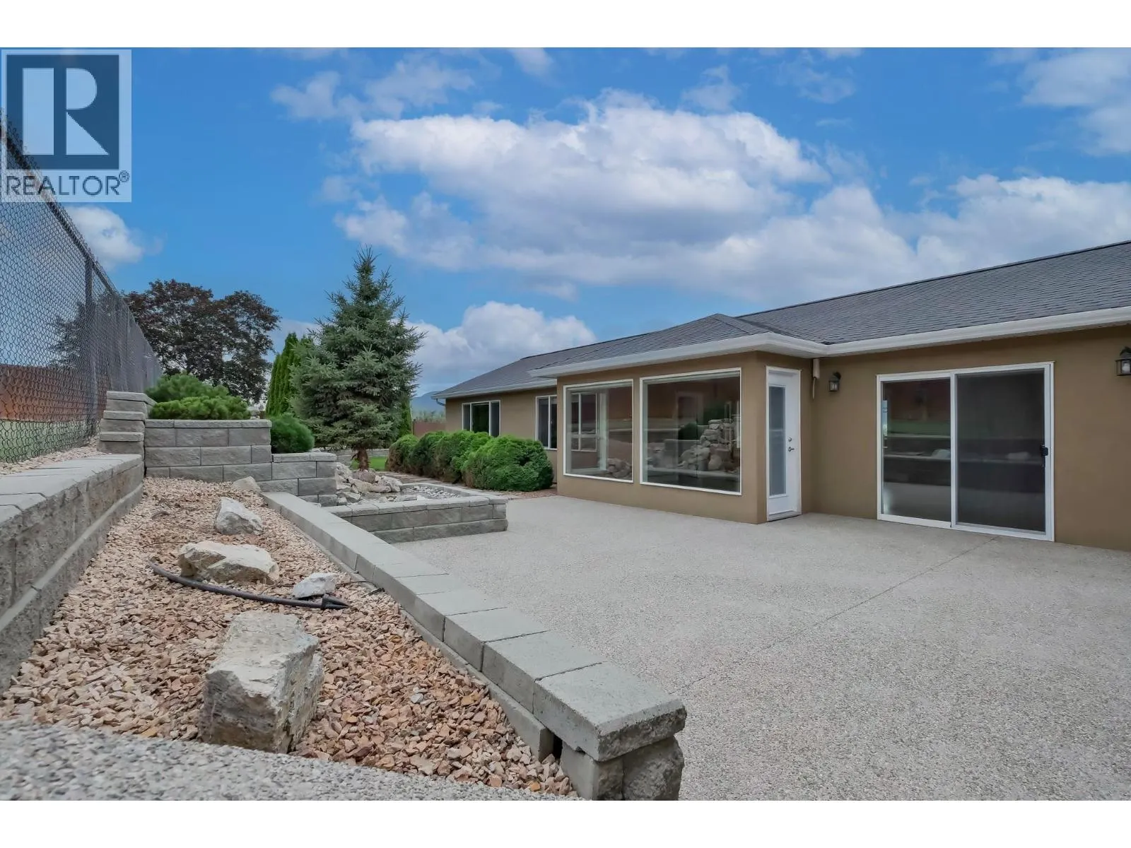 260 Upper Bench Road North