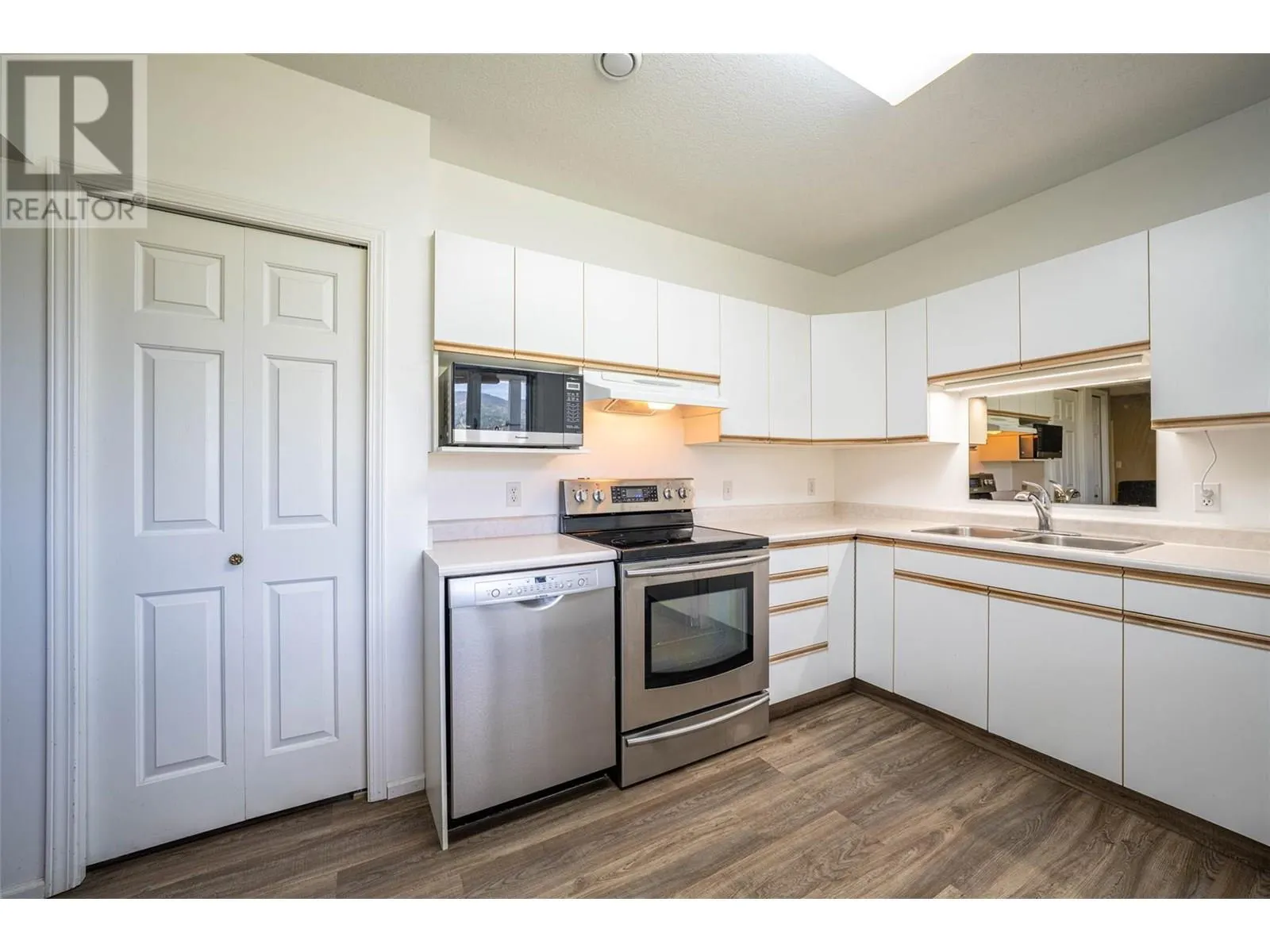 160 Overlook Place
