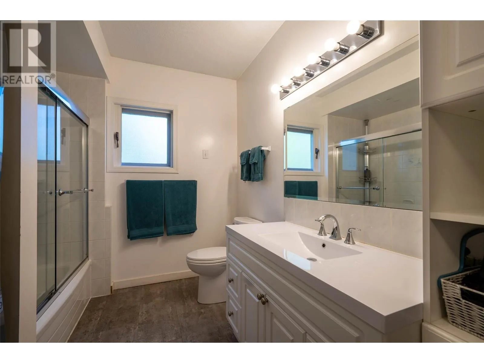 160 Overlook Place