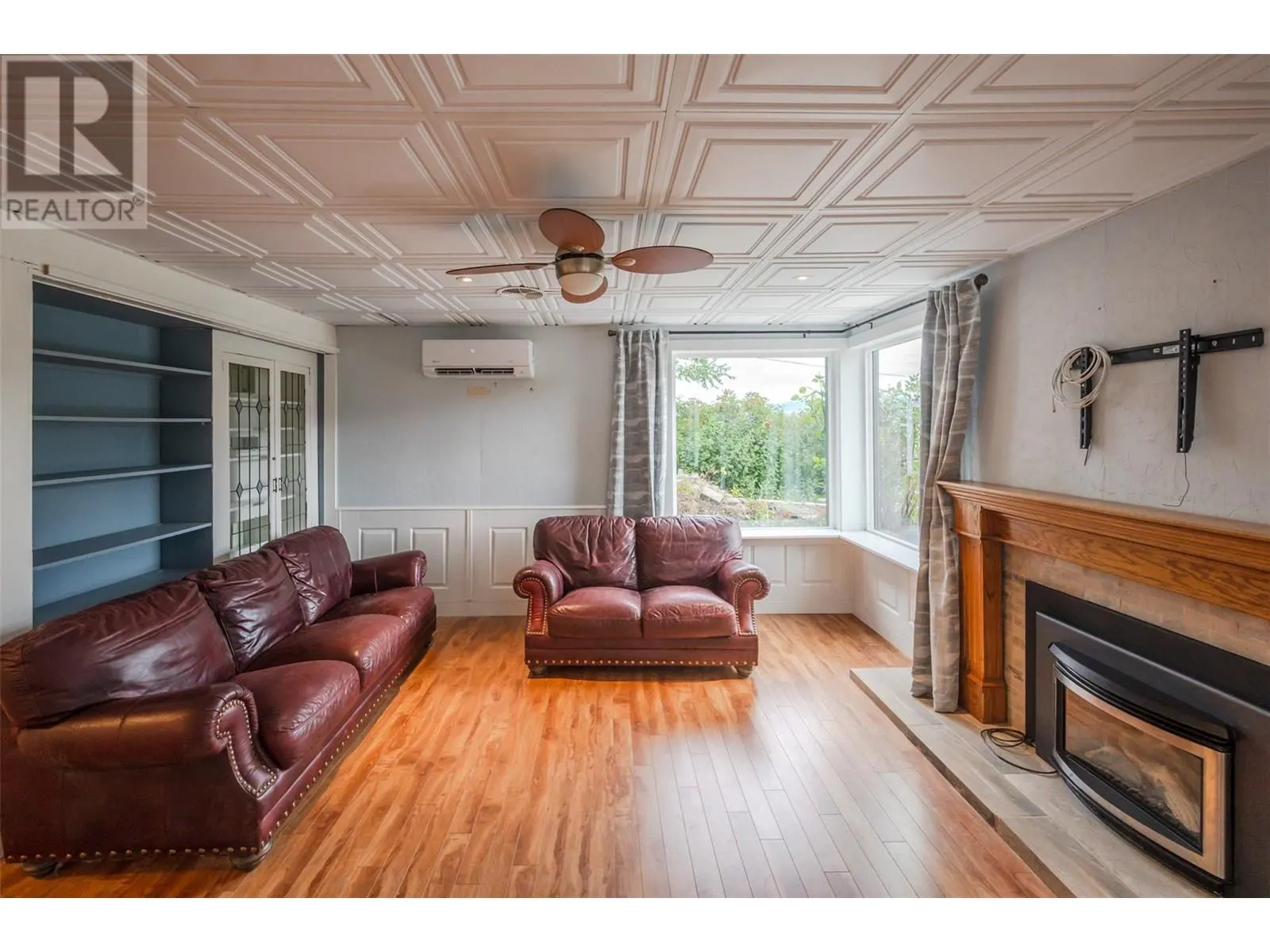 100 Larch Avenue