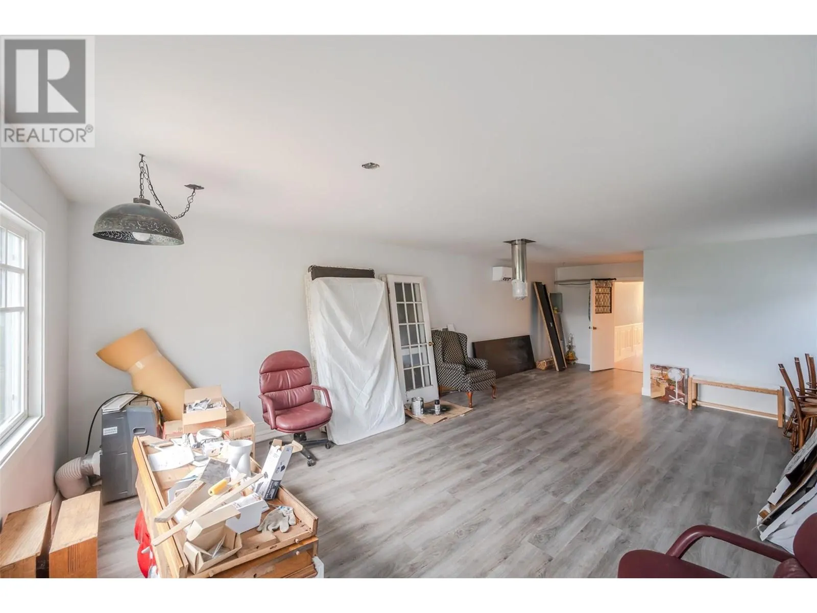 100 Larch Avenue